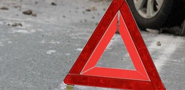 Ağdamda iki avtomobil “KamAz”a çırpıldı - Yaralılar var