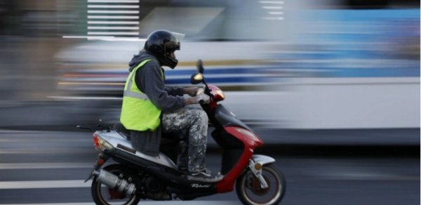 Azərbaycanda moped idarə etmək üçün sürücülük vəsiqəsi tələb olunacaq