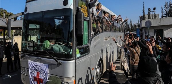 154 fələstinli deportasiya məqsədilə Misirə gətirilib
