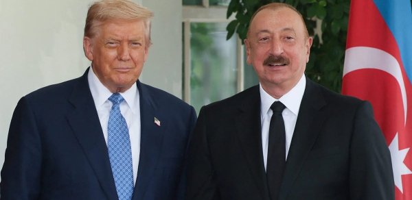 İlham Əliyev Şarm əl-Şeyxdə Donald Trampla görüşüb