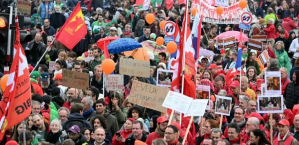 Brüsseldə minlərlə insan sərt iqtisadi tədbirlər planlarına qarşı yürüşə çıxıb