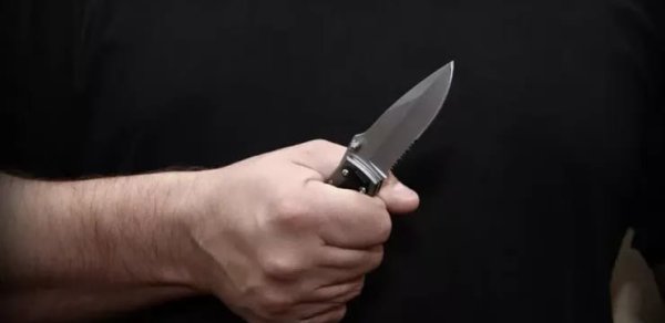 Abşeronda 20 yaşlı gənc BIÇAQLANDI