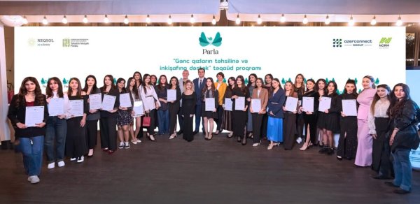 “Parla” təqaüd və inkişaf proqramından 27 qız məzun oldu