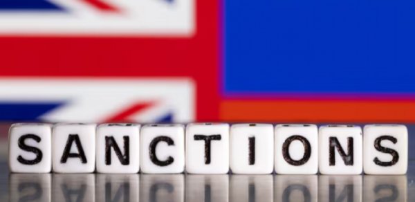 Britaniya "Rosneft" və "Lukoil" neft şirkətlərinə sanksiya tətbiq edib
