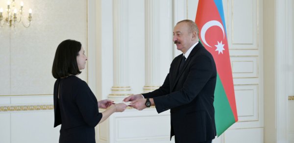 Prezident Fransanın yeni səfirinin etimadnaməsini qəbul etdi - FOTOLAR