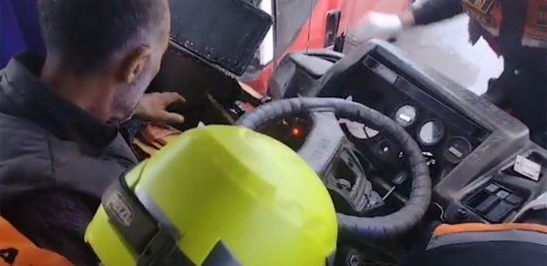 Bakıda avtobuslar toqquşdu - Sürücü belə çıxarıldı - Video