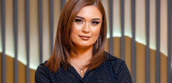 Səbinə izləyicisinin ona yazdığı mesajları yayımlayıb hədələdi - FOTO