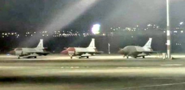 Azərbaycan Pakistandan ilk JF-17 qırıcılarını aldı