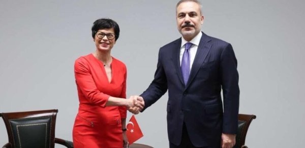 Fidan Avropa komissarı ilə bir arada