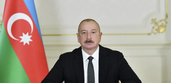 Prezident İƏT D-8 media forumunun iştirakçılarına müraciət ünvanlayıb