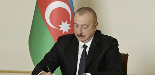 İlham Əliyev Vahid Axundovun vəfatı ilə bağlı nekroloq imzaladı