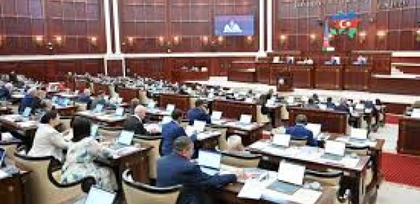 Hansı şəxslərin Amnistiya ilə cəzadan azad ediləcəyi məlum oldu