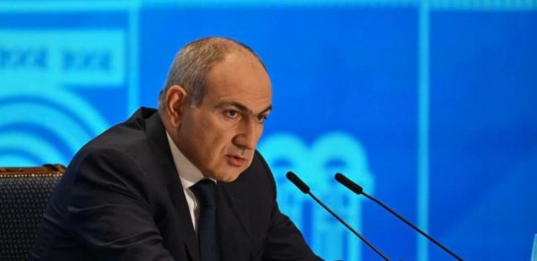 Paşinyan Azərbaycandan neft məhsulları daşıyan qatarın görüntülərini paylaşdı