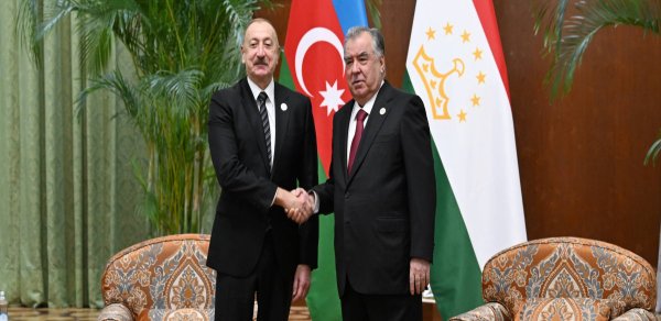 Emoməli Rəhmon Prezident İlham Əliyevi təbrik edib