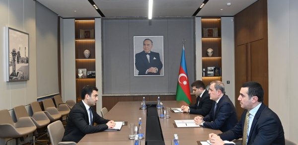 Ceyhun Bayramov Beynəlxalq Mülki Müdafiə Təşkilatının Baş katibi Ərgüc Kələntərli ilə görüşüb