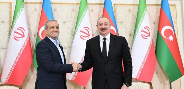 Məsud Pezeşkian Prezident İlham Əliyevə zəng edib