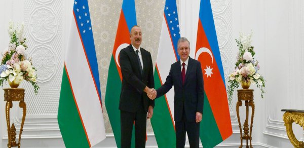 Şavkat Mirziyoyev İlham Əliyevi təbrik etdi