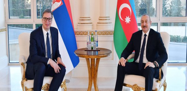 Aleksandar Vuçiç İlham Əliyevi təbrik etdi