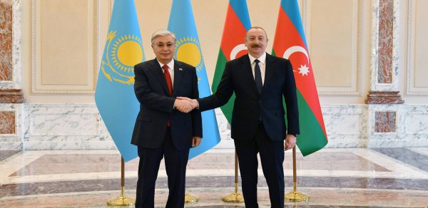 Kasım-Jomart Tokayev İlham Əliyevi təbrik etdi