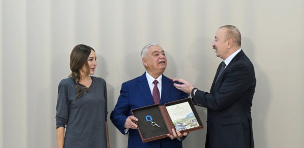 Prezident və xanımı Ağdam sakinləri ilə bir arada - FOTOLAR