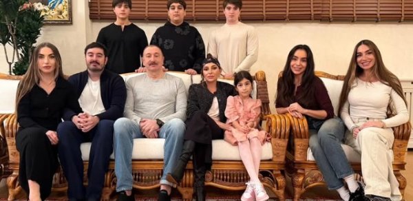 Prezidentin ad günündən ailəvi FOTOSU