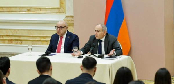 Simonyan: Paşinyanın Rusiyada erməni icması ilə görüşünü pozmaq istəyiblər