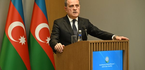 Rəsmi Bakı 907-ci düzəlişin tam ləğv edilməsini gözləyir