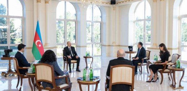 Prezident yerli kanallara müsahibə verir