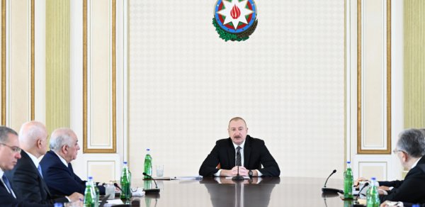 Prezident müşavirə keçirdi - FOTOLAR