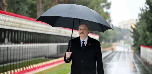 Prezident Şəhidlər xiyabanını ziyarətlə bağlı videoçarx paylaşdı