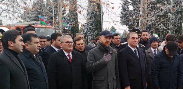 Ərdoğanın oğlu Gəncədə Şəhidlər xiyabanını ziyarət edib - FOTO