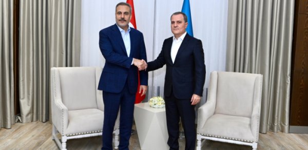 Azərbaycan və Türkiyə XİN rəhbərləri regional məsələləri müzakirə etdi
