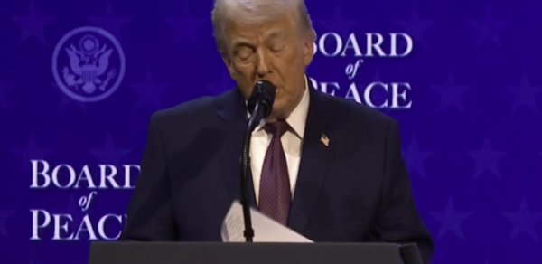 Tramp: Bu gün dünya bir il əvvəlkindən daha təhlükəsiz və daha sakitdir