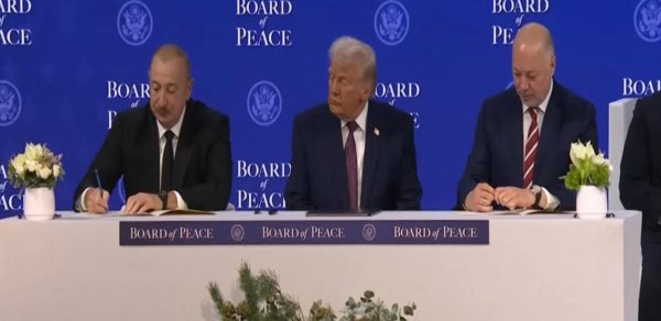 İlham Əliyev "Sülh Şurasının Nizamnaməsi" sənədinin imzalanma mərasimində iştirak edir - VİDEO