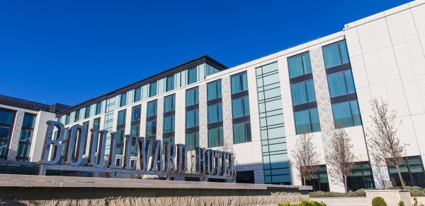 Bakıda məşhur hoteldə ofisiant öldürüldü - İş yoldaşı tutuldu - Foto