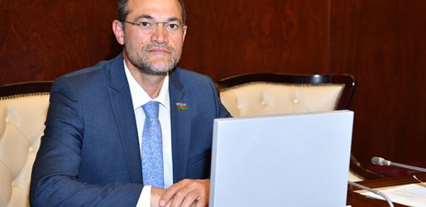 “Şəxsi həyata və ailə üzvlərinə yönələn hücumlar planlı informasiya təsiri aləti bağışlayır” - Deputat