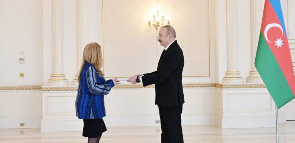 Prezident Yunanıstanın yeni səfirinin etimadnaməsini qəbul etdi - FOTOLAR