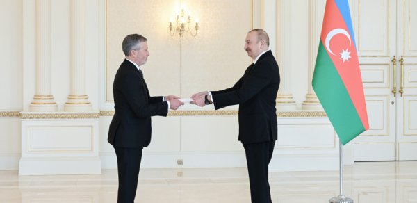 Dövlət başçısı Norveçin yeni səfirinin etimadnaməsini qəbul edib