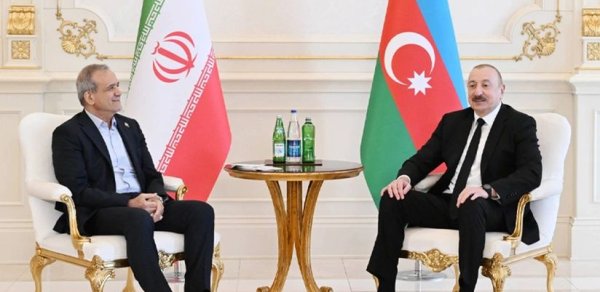 İlham Əliyev Məsud Pezeşkiana zəng edib