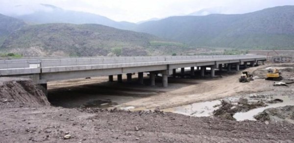 Araz çayı üzərində Ağbənd-Kəlalə avtomobil körpüsünün tikintisi qrafikə uyğun aparılır