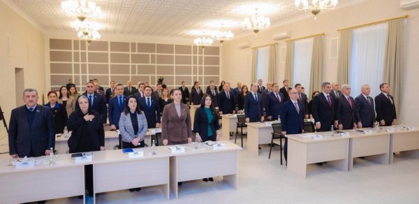 Azərbaycanda bu deputatlara yeni vəzi̇fə veri̇ldi̇