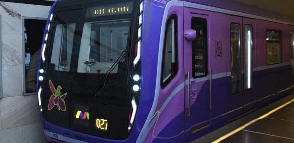 Qatarlar gecikir, platformalar dolur: Bakı metrosunda nə baş verir?