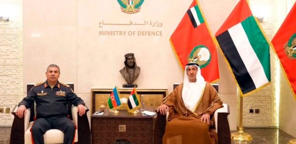 Azərbaycan və BƏƏ arasında hərbi əməkdaşlıq müzakirə olundu - FOTOLAR