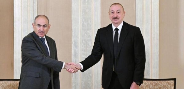 İlham Əliyev ilə Paşinyanın görüşü başladı