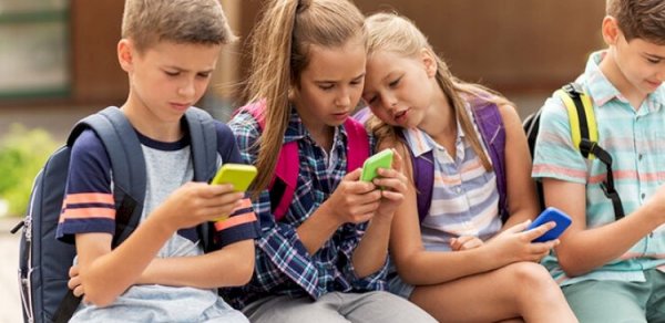Azərbaycanda uşaqlara sosial şəbəkə qadağası qoyulacaq? - Dünya praktikası deyir ki…