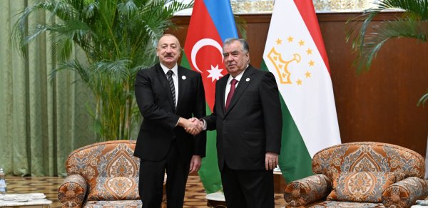 Emoməli Rəhmon Prezidenti təbrik edib