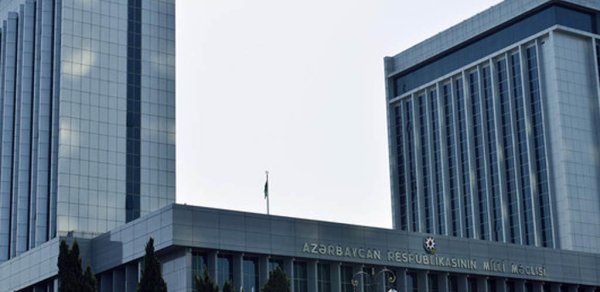 Milli Məclisin iclası başladı - Bu məsələlər müzakirə ediləcək