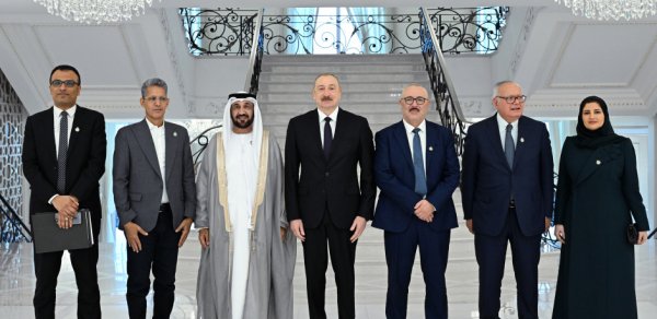 Dövlət başçısı Ərəb Parlamentinin prezidentini qəbul etdi - FOTOLAR