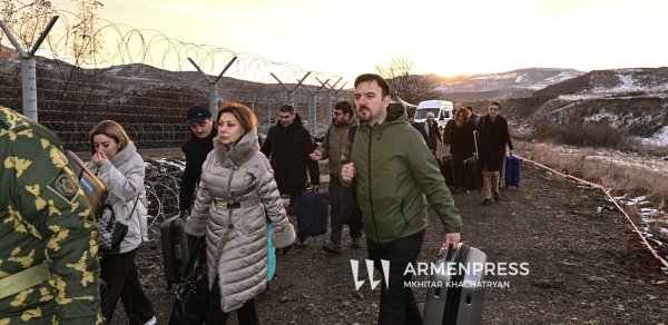 Azərbaycan nümayəndə heyəti Ermənistana getdi - FOTOLAR