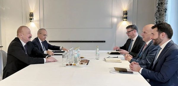 İlham Əliyev Münxendə "Oracle" korporasiyasının baş icraçı direktoru ilə görüşüb